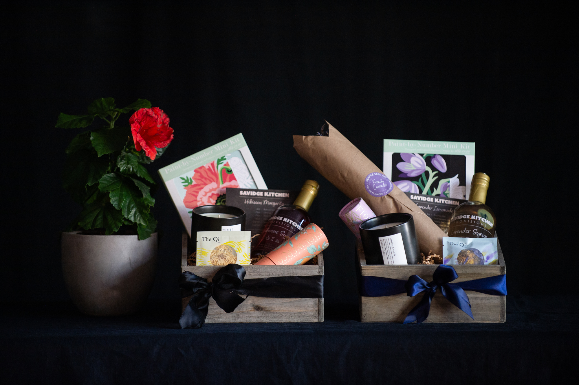 Gift sets with small batch products and fresh flowers or plants